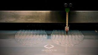 3D-Druck der Zwischensohlen aus Silikon mit ViscoTec Druckkopf