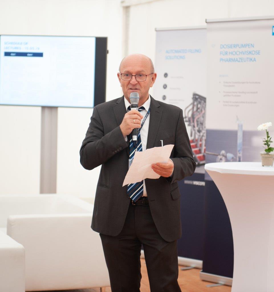CEO Georg Senftl bei der Begrüßung der internationalen Gäste zu den Innovationstagen bei ViscoTec. CEO Georg Senftl bei der Begrüßung der internationalen Gäste zu den Innovationstagen bei ViscoTec.
