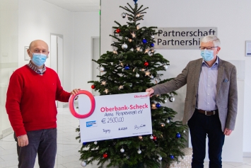 Handover of the donation from ViscoTec to Anna Hospizverein