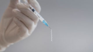 Pre-filled Syringes prozesssicher abfüllen mit hochviskosen Fluiden und Pasten