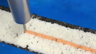 Auftragung von Lachscreme mit einer ViscoTec Dosierpumpe