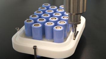 ViscoTec Dosiersysteme eignen sich perfekt für Verguss- oder Klebeapplikationen im Bereich Batteriemodulfertigung.