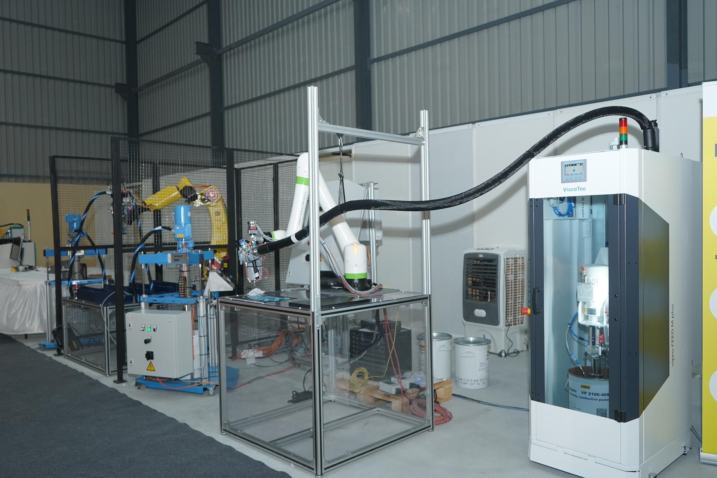 Donation to Ein Platz für Kinder. (Source: ViscoTec)